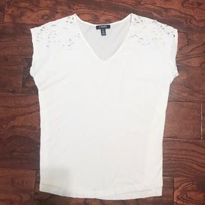White tee